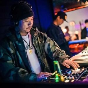 xxx人妻交换中国人妻
